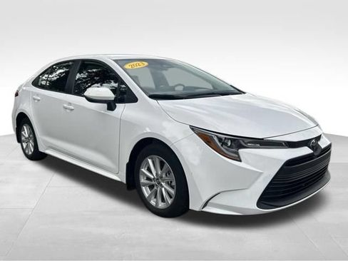 Used 2023 Toyota Corolla LE w/ LE Convenience Package FWD image 7