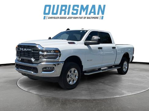 Used 2025 RAM 2500 Big Horn AWD/4WD image 2