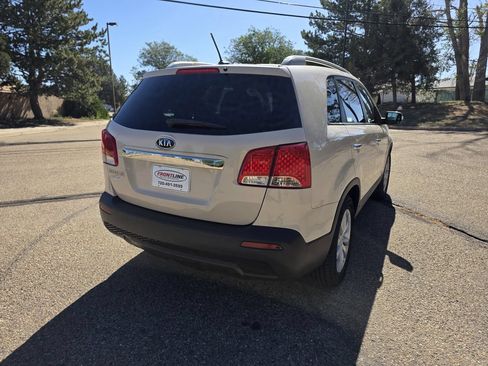 Used 2011 Kia Sorento LX AWD/4WD image 7