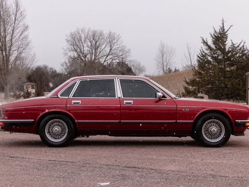 Used 1992 Jaguar XJ Vanden Plas image 31
