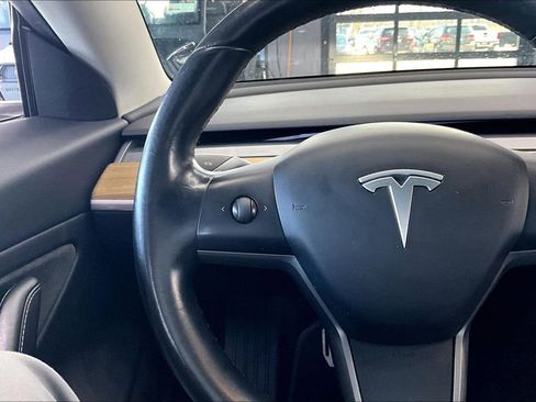 Used 2019 Tesla Model 3 Standard Range Plus RWD image 11