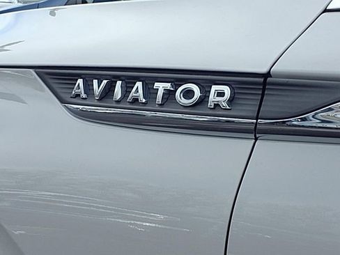 Used 2023 Lincoln Aviator Reserve w/ Equipment Group 201A AWD/4WD image 10