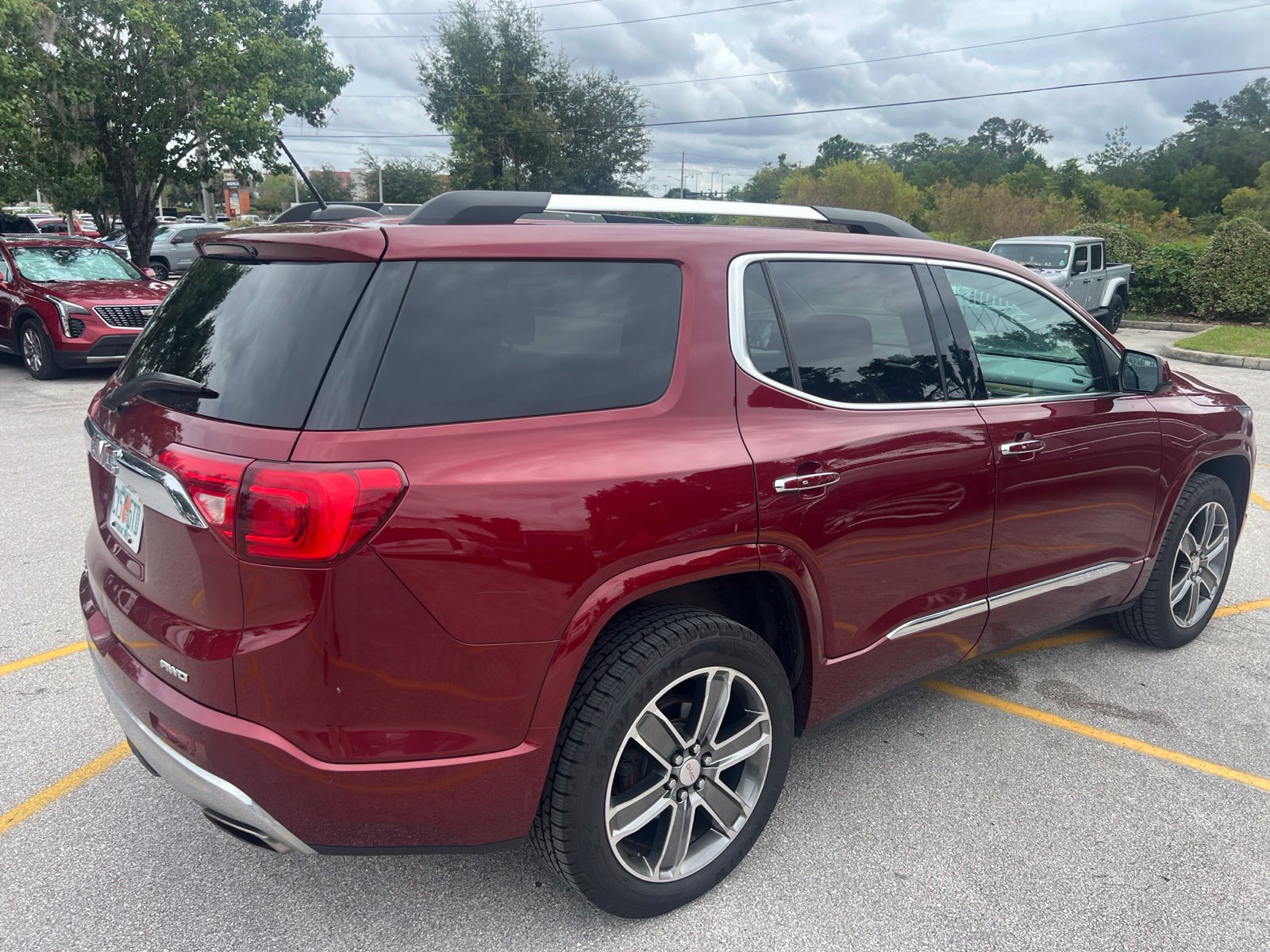 Used 2017 GMC Acadia Denali w/ Technology Package AWD/4WD image 3