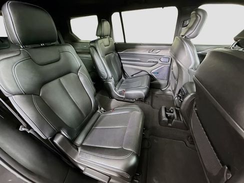 Used 2022 Jeep Grand Cherokee L Overland w/ Luxury Tech Group IV image 29