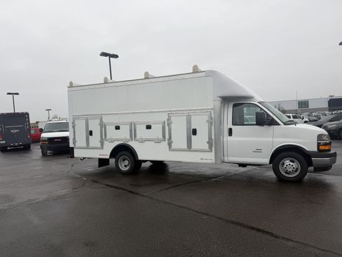 New 2025 Chevrolet Express 4500 w/ Power Convenience Package image 3
