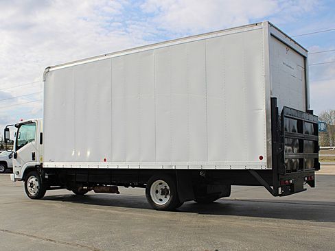 Used 2019 Isuzu NPR image 4