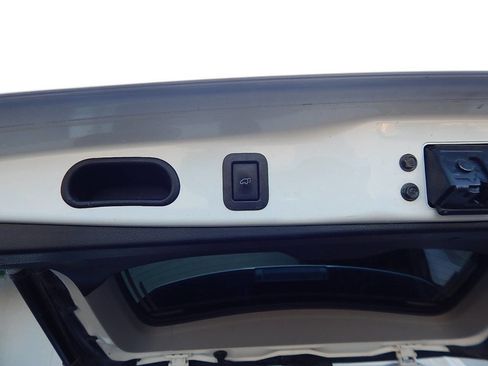 Used 2015 Toyota Highlander Plus FWD image 35