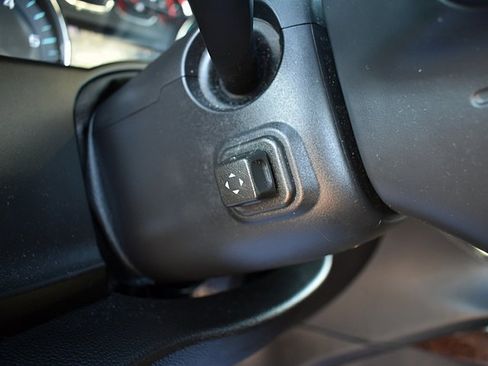 Used 2017 GMC Yukon SLT w/ Open Road Package image 32