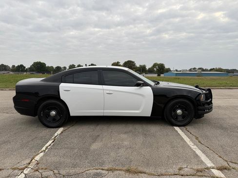 Used 2014 Dodge Charger Police RWD image 4