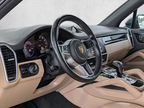 Used 2021 Porsche Cayenne AWD/4WD image 11