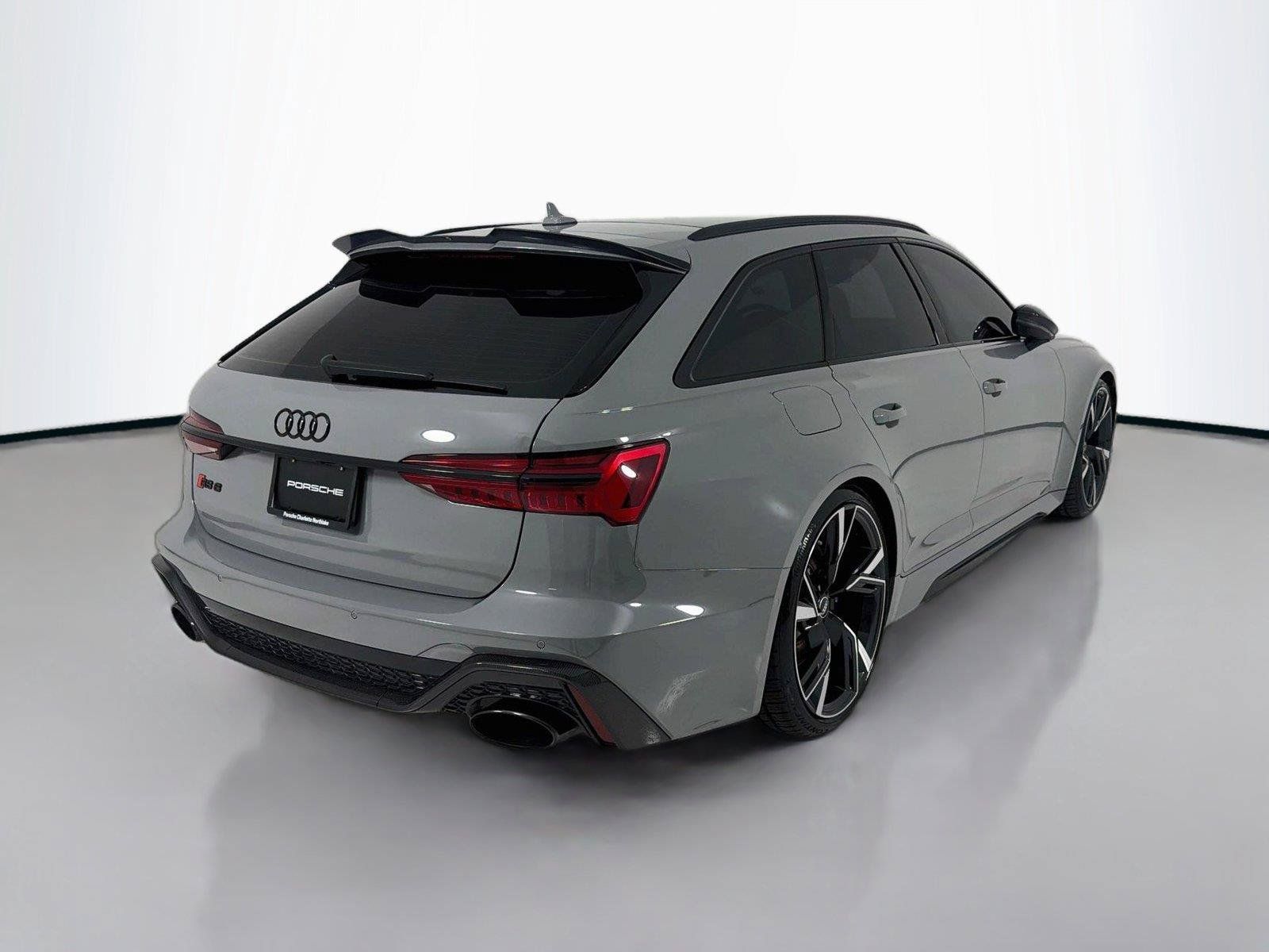 Used 2022 Audi RS 6 AWD/4WD image 32
