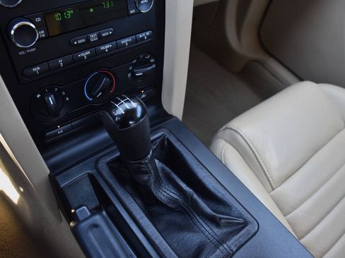 Used 2008 Ford Mustang GT Premium RWD image 16
