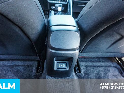 Used 2025 Hyundai Elantra Sport image 31