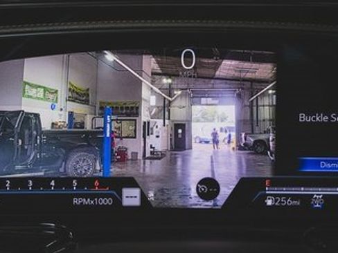 Used 2022 Cadillac Escalade Sport w/ LPO, ONYX Package image 7