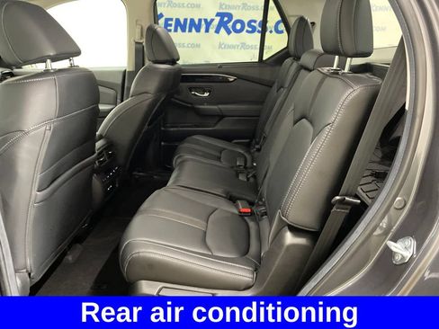 Used 2025 Honda Pilot EX-L image 10