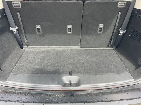 Certified 2026 Nissan Pathfinder SV FWD image 23
