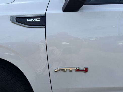 Used 2021 GMC Yukon AT4 AWD/4WD image 10
