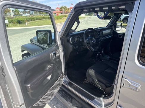 Used 2021 Jeep Wrangler Unlimited Willys image 18