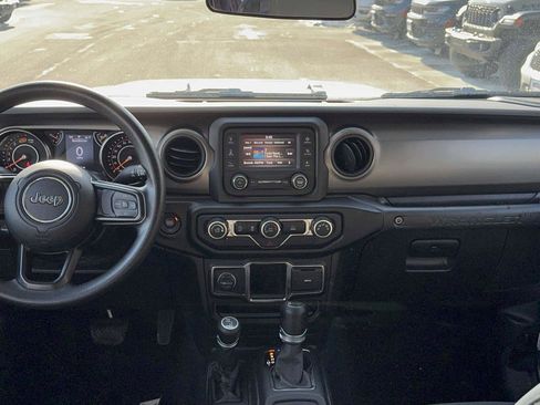 Used 2021 Jeep Wrangler Unlimited Sport image 29