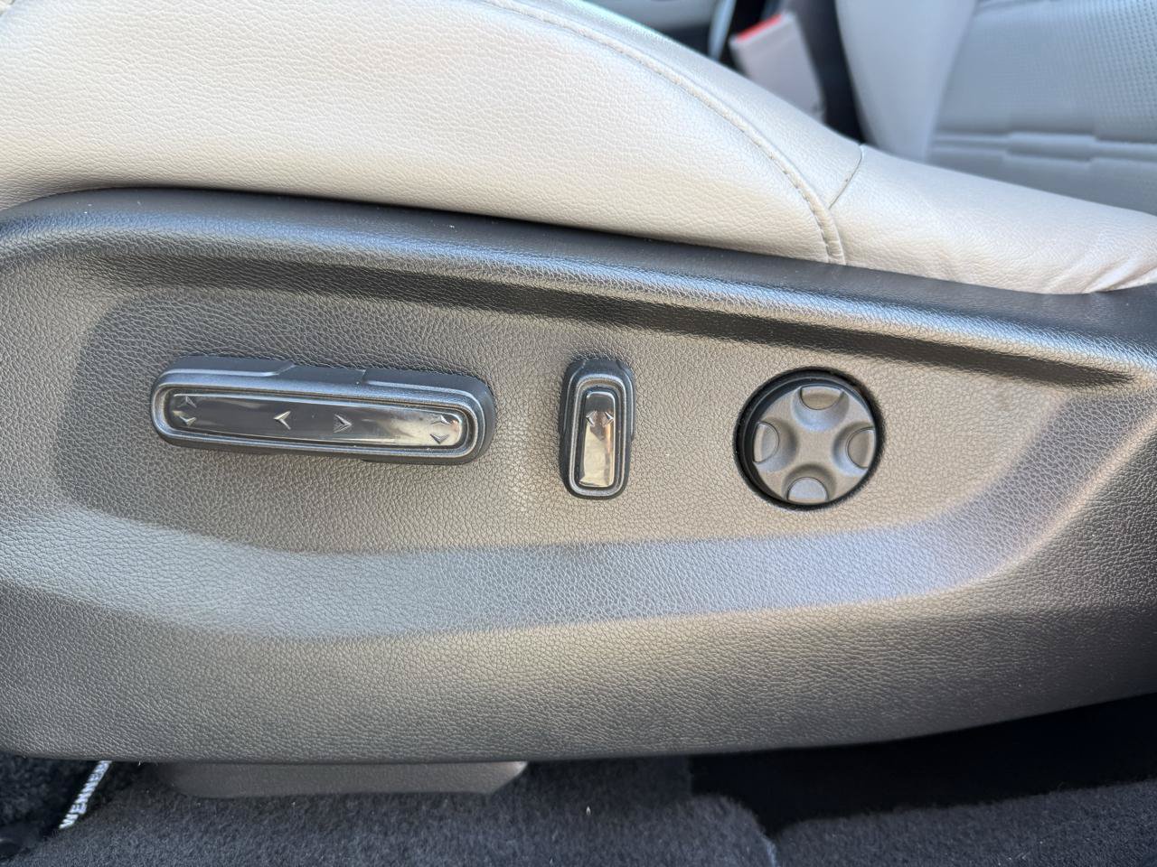 Used 2018 Honda CR-V Touring image 14