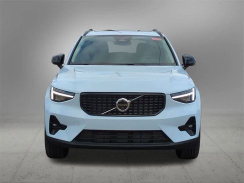 New 2026 Volvo XC40 B5 Plus w/ Protection Package Premier image 9