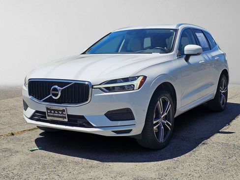 Used 2019 Volvo XC60 T5 Momentum w/ Premium Package FWD image 7