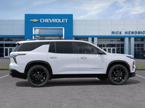 New 2026 Chevrolet Traverse RS w/ LPO, Floor Liner Package image 7