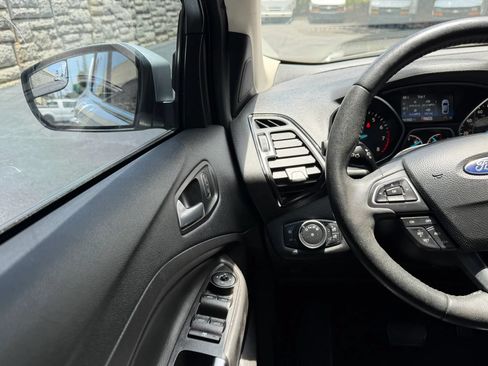 Used 2018 Ford Escape SEL FWD image 19
