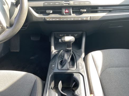 Used 2025 Kia K4 FWD image 16