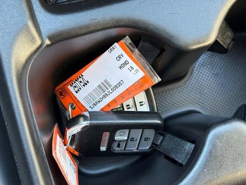 Used 2018 Honda CR-V Touring image 30