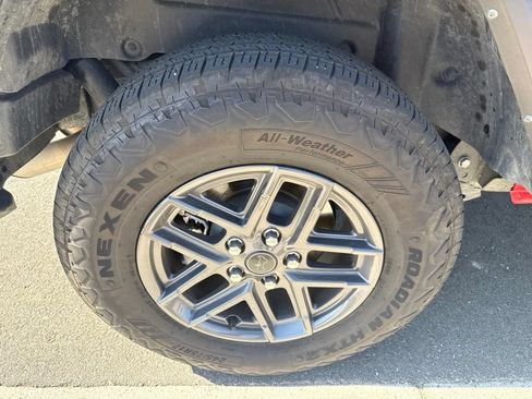 Used 2025 Jeep Wrangler Unlimited Sport AWD/4WD image 10