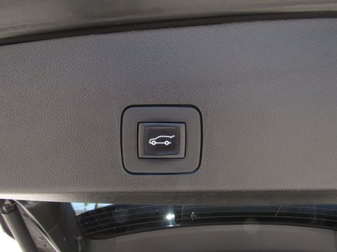 Used 2022 Buick Encore GX Select w/ Sport Touring Package FWD image 13