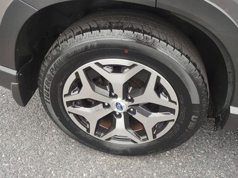 Used 2021 Subaru Forester Premium AWD/4WD image 5