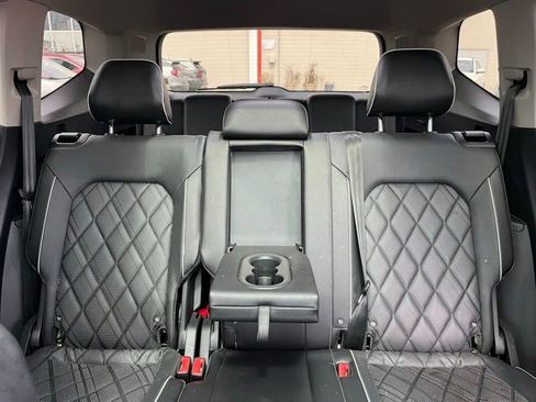 Used 2024 Volkswagen Atlas SEL Premium R-Line image 23