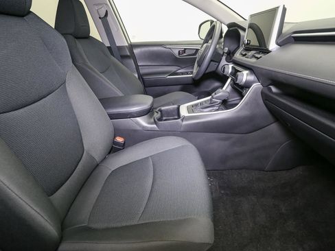 Used 2023 Toyota RAV4 LE image 18