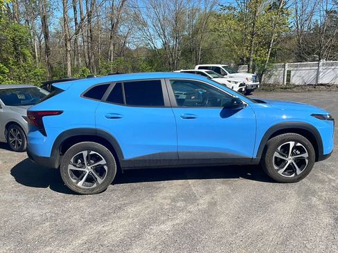 Used 2024 Chevrolet Trax RS w/ Driver Confidence Package FWD image 9