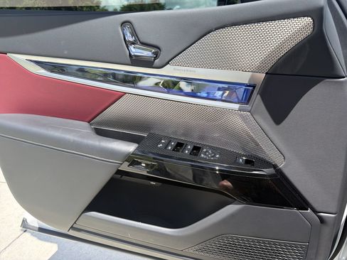 Certified 2023 BMW 740i RWD image 26