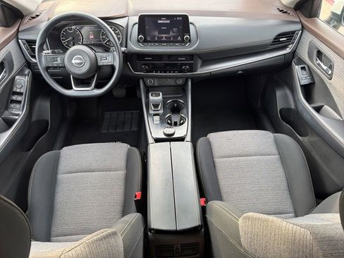 Used 2023 Nissan Rogue SV image 18