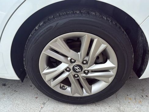Used 2019 Hyundai Elantra SEL w/ Cargo Package FWD image 45