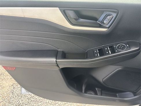 Used 2022 Ford Escape SE w/ Convenience Package image 13