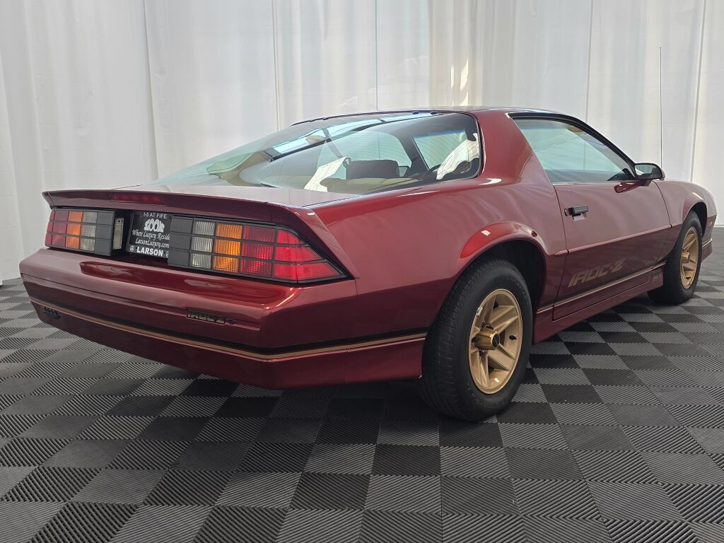 Used 1988 Chevrolet Camaro IROC-Z RWD image 5