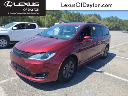 Used 2020 Chrysler Pacifica Limited w/ Advanced Safetytec Group