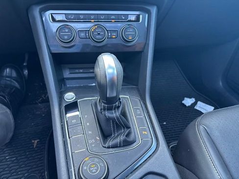 Used 2021 Volkswagen Tiguan SEL AWD/4WD image 21