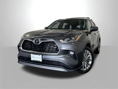 Used 2023 Toyota Highlander Platinum