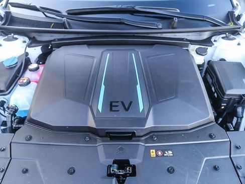 Used 2024 Hyundai Ioniq 5 SEL image 29