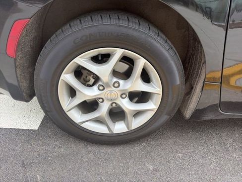 Used 2019 Chrysler Pacifica Touring-L Plus w/ Tire & Wheel Group image 30