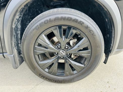 Used 2023 Nissan Rogue SV w/ SV Premium B Package image 40