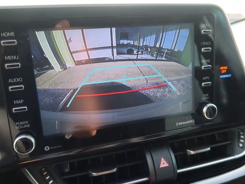 Used 2021 Toyota C-HR LE image 34