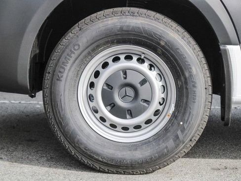 New 2025 Mercedes-Benz Sprinter 2500 image 10