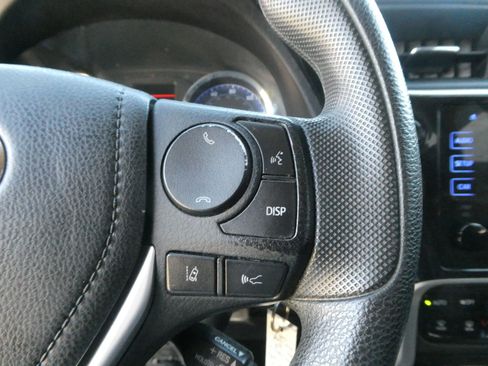 Used 2019 Toyota Corolla LE image 18